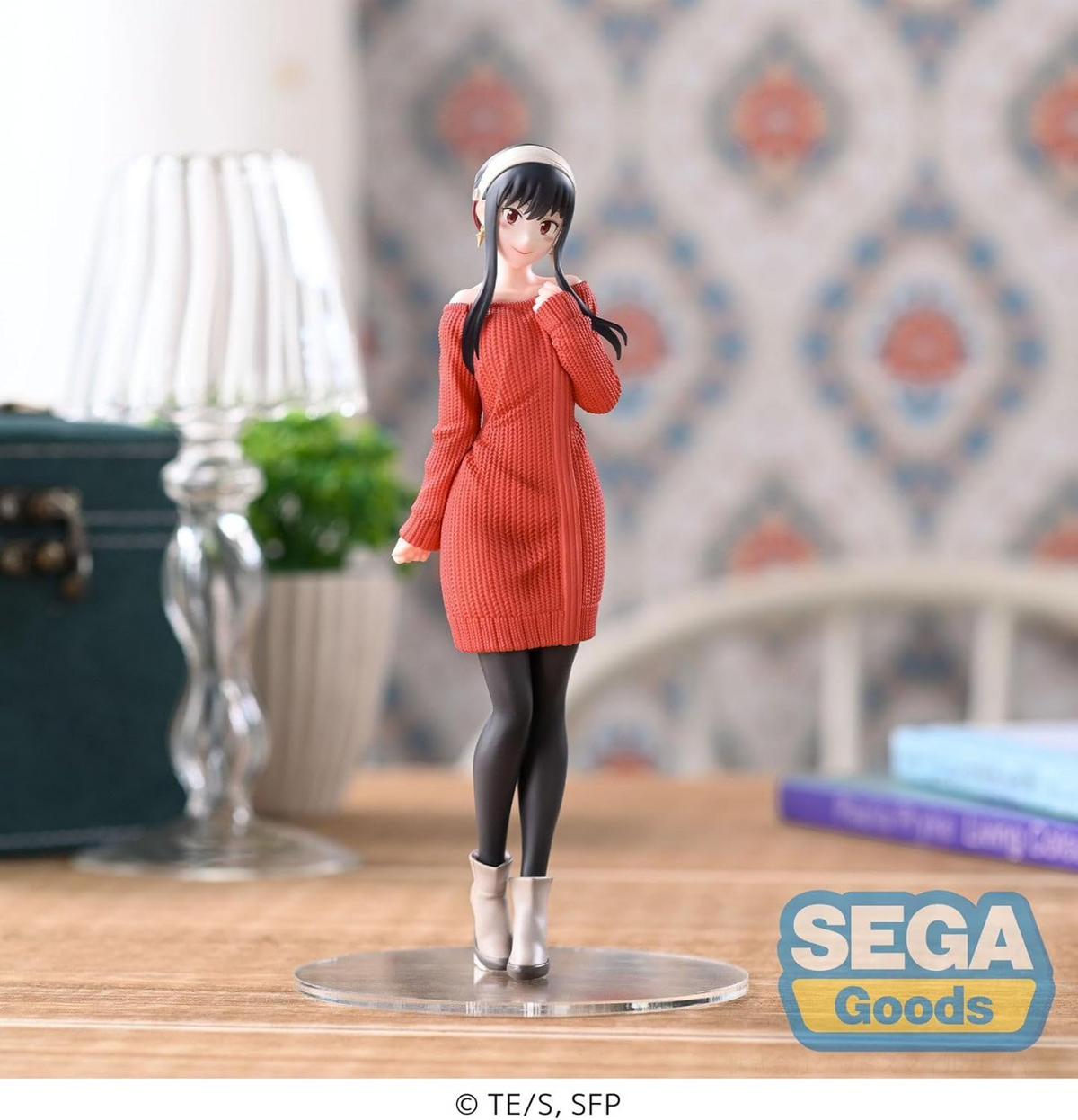 SEGAPremiumFigureYorForger-CasualClothesVer._SPYxFAMILY__11 - Akiba Vault - Figura coleccionable